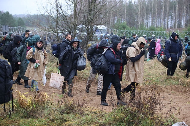 Мигранты на границе Польши и Беларуси: мнение политологов