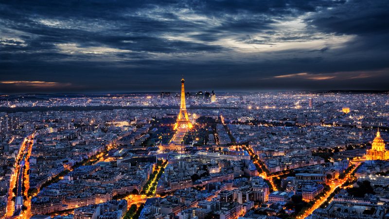 Какой самый большой торговый центр в Париже?