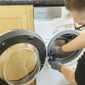 Когда может понадобиться профессиональный ремонт стиральных машин