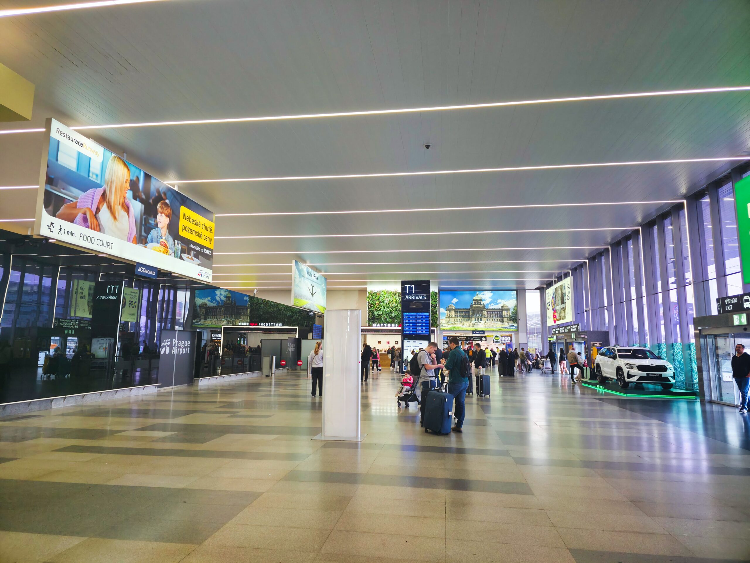 Транспорт з аеропорту Праги: переваги кваліфікованих послуг