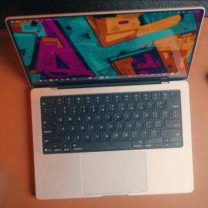 MacBook Pro M5 Pro або MacBook Pro M5 Max: що обрати професіоналу?