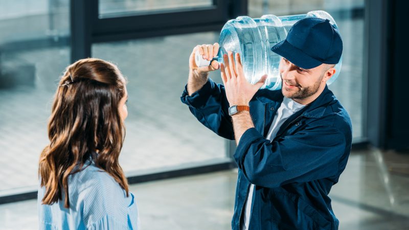 Почему стоит заказать доставку воды