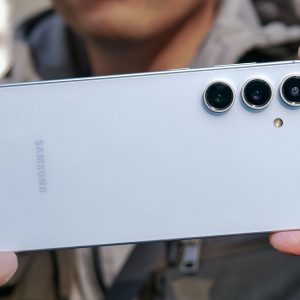 Samsung S25 FE vs Samsung A57 5G: заметный прогресс инновационности