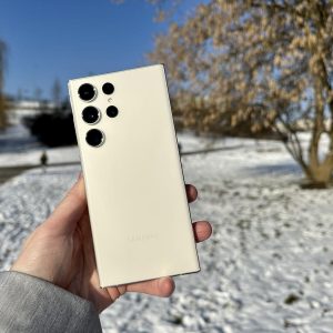 Порівняння Samsung S23 Ultra та Samsung S25 FE: який смартфон вигідніше купити сьогодні